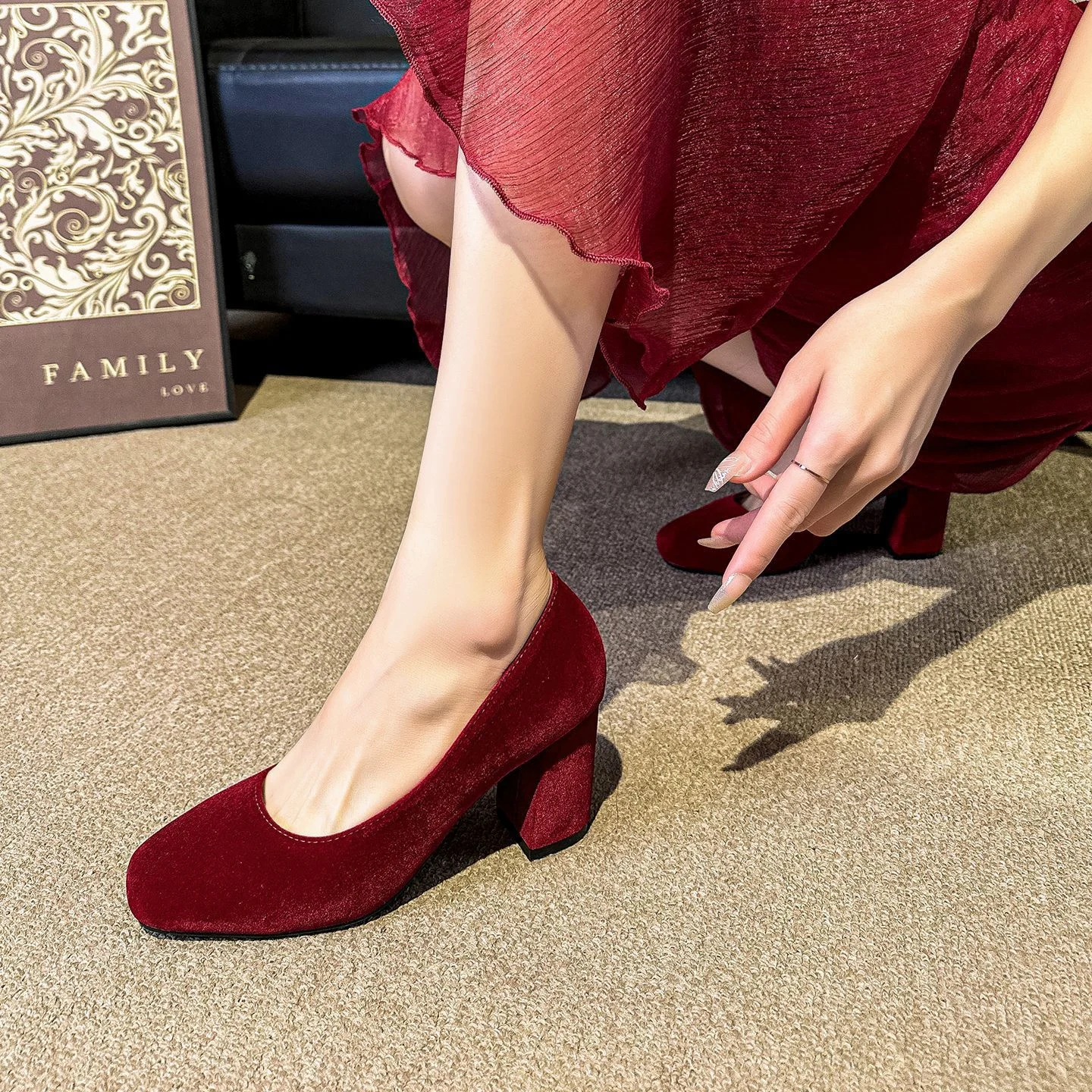 Square-toe Chunky-heel Red Wedding Shoes Petite-size High Heels - Image 3