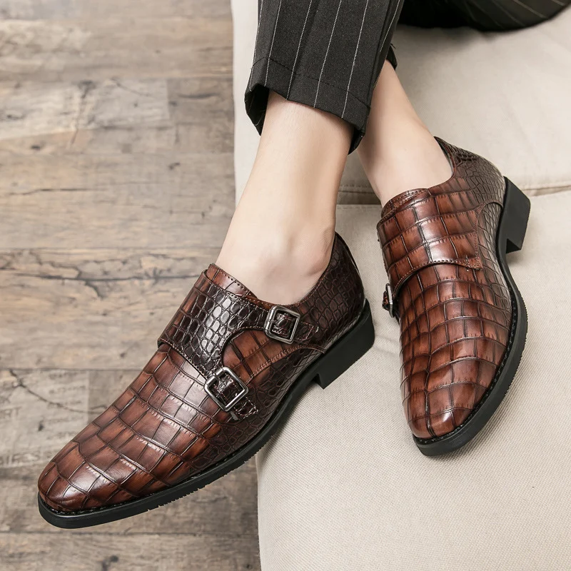 British-style Mens Leather Shoes With A Square Toe And Embossed Pattern - Image 2