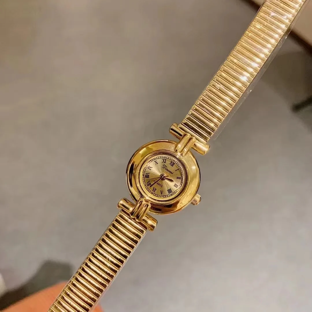 Fashionable Trend Quartz Watch Retro Lamp Luxurious Women's Watch - Image 5