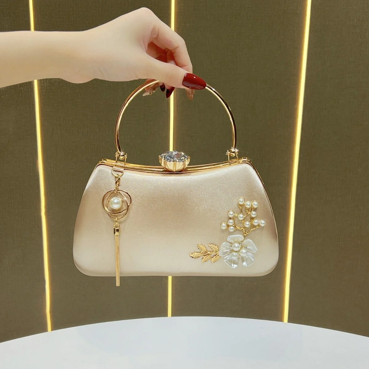 Pearl-encrusted Diamond-studded Tassel Pendant Handbag