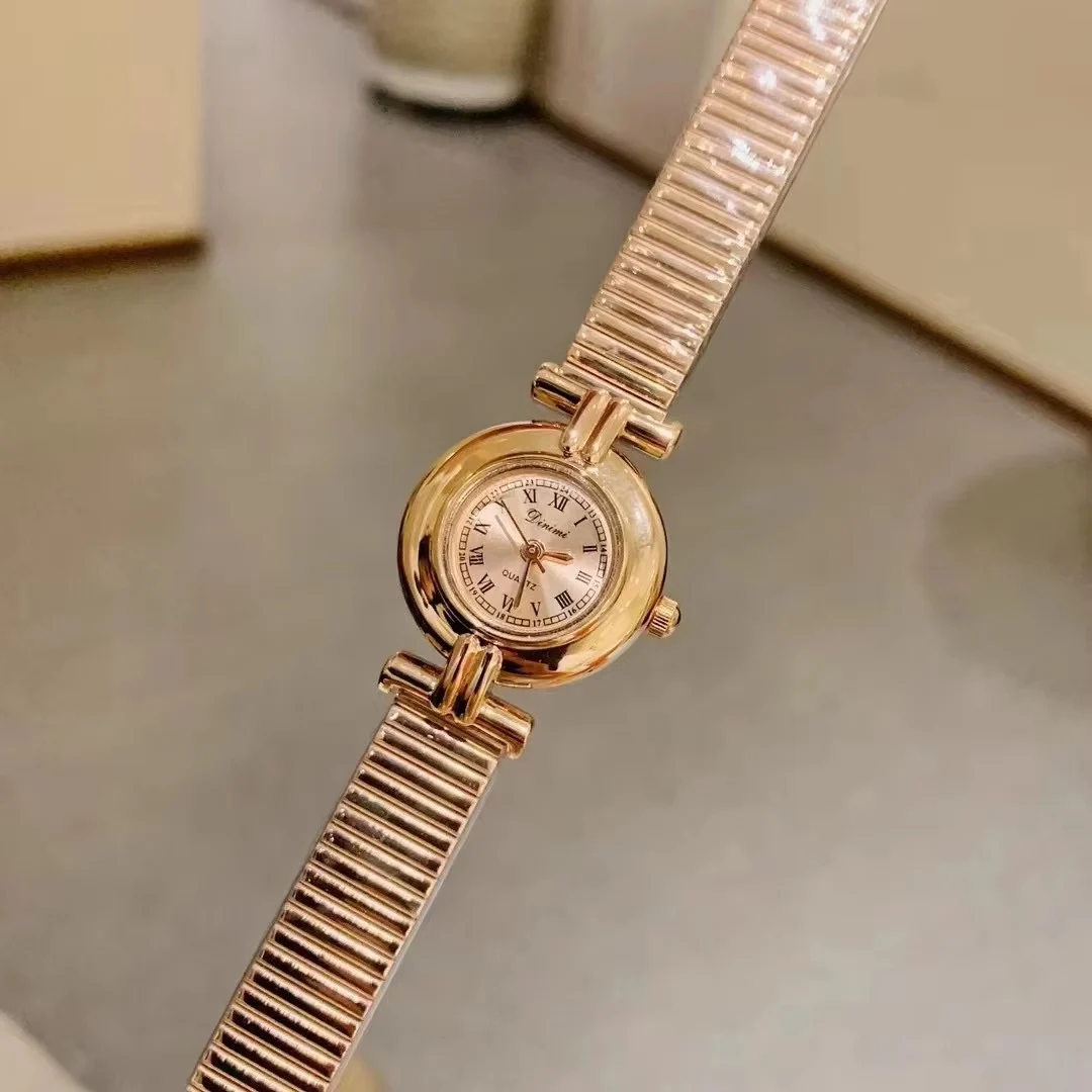 Fashionable Trend Quartz Watch Retro Lamp Luxurious Women's Watch - Image 8