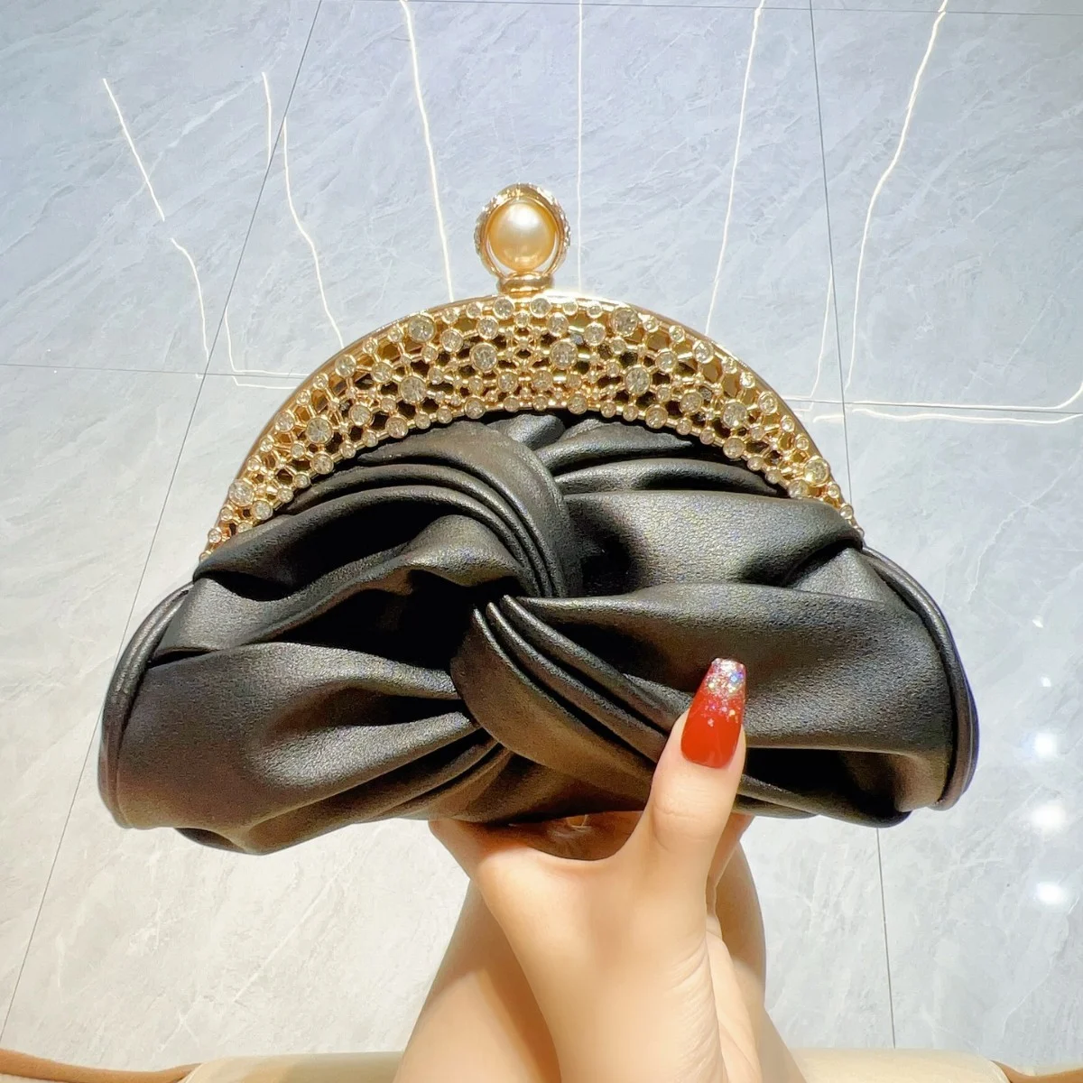 Diamond-embedded High-grade Socialite Clutch Mini - Image 3