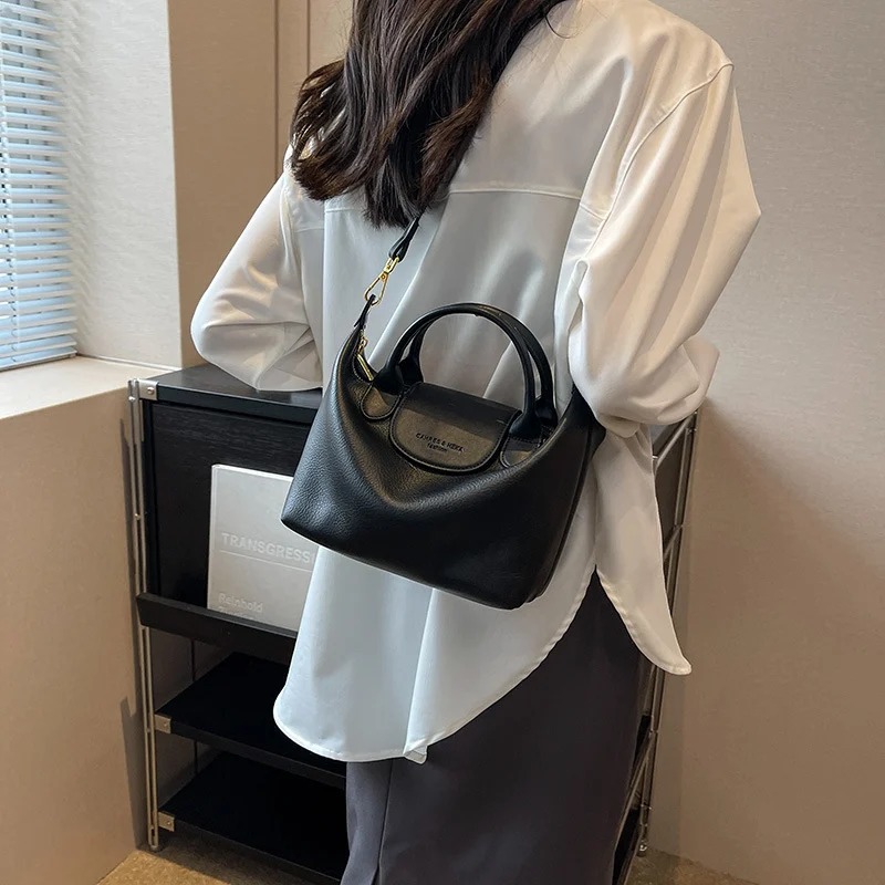 Womens New Casual Versatile Shoulder Bag - Image 6