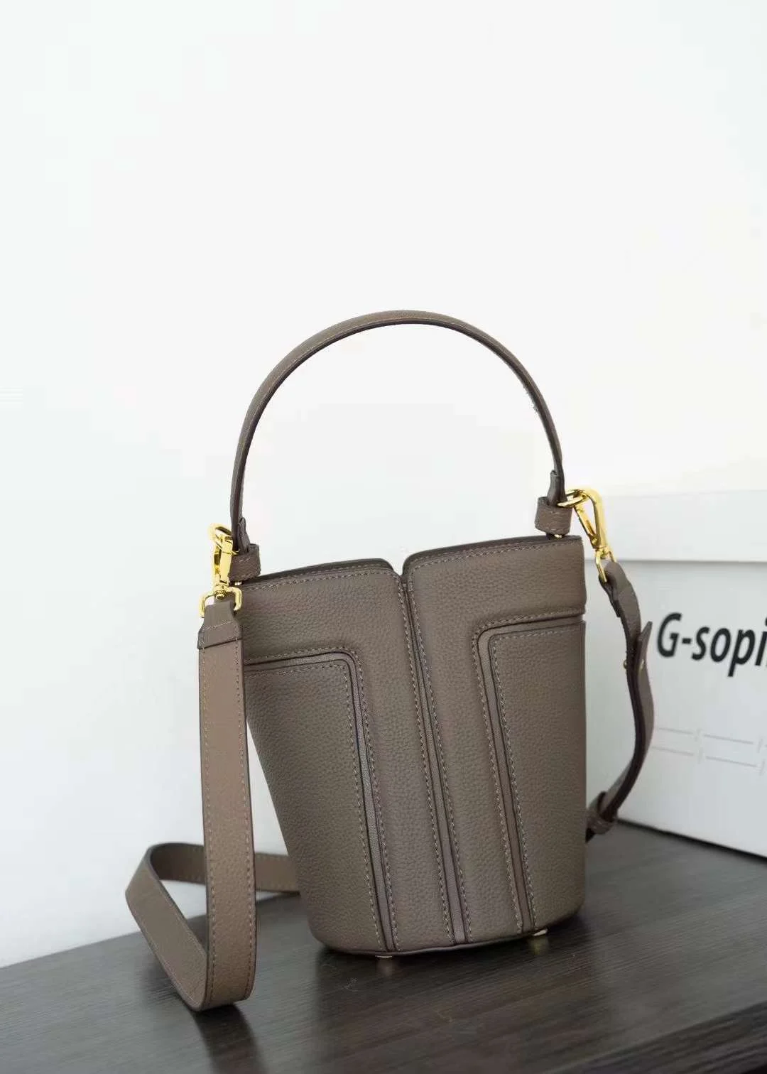 Top Layer Cowhide Trendy Large Capacity Tote Shoulder Bag - Image 10