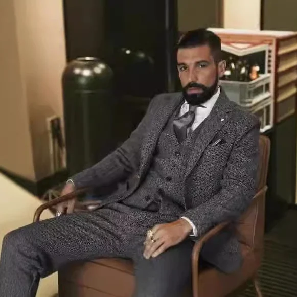 AutumnWinter Herringbone British-Style Retro Gentlemans Slim-Fit Three-Piece Suit Casual Set