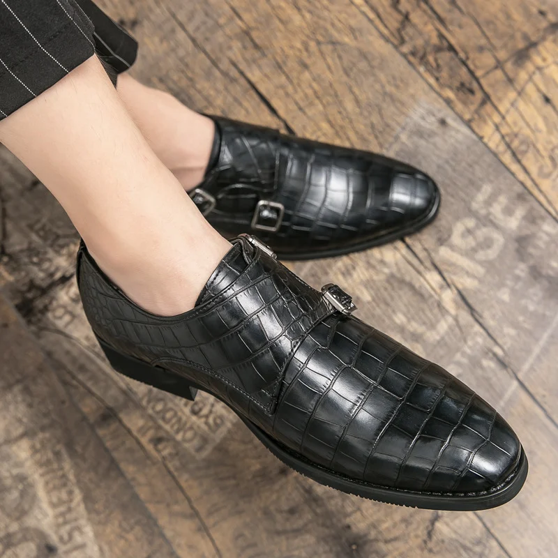 British-style Mens Leather Shoes With A Square Toe And Embossed Pattern - Image 3