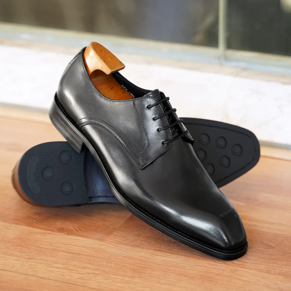 Men's Fashion Distressed Square-Toe Leather Shoes With Wood Grain Pattern - Image 2