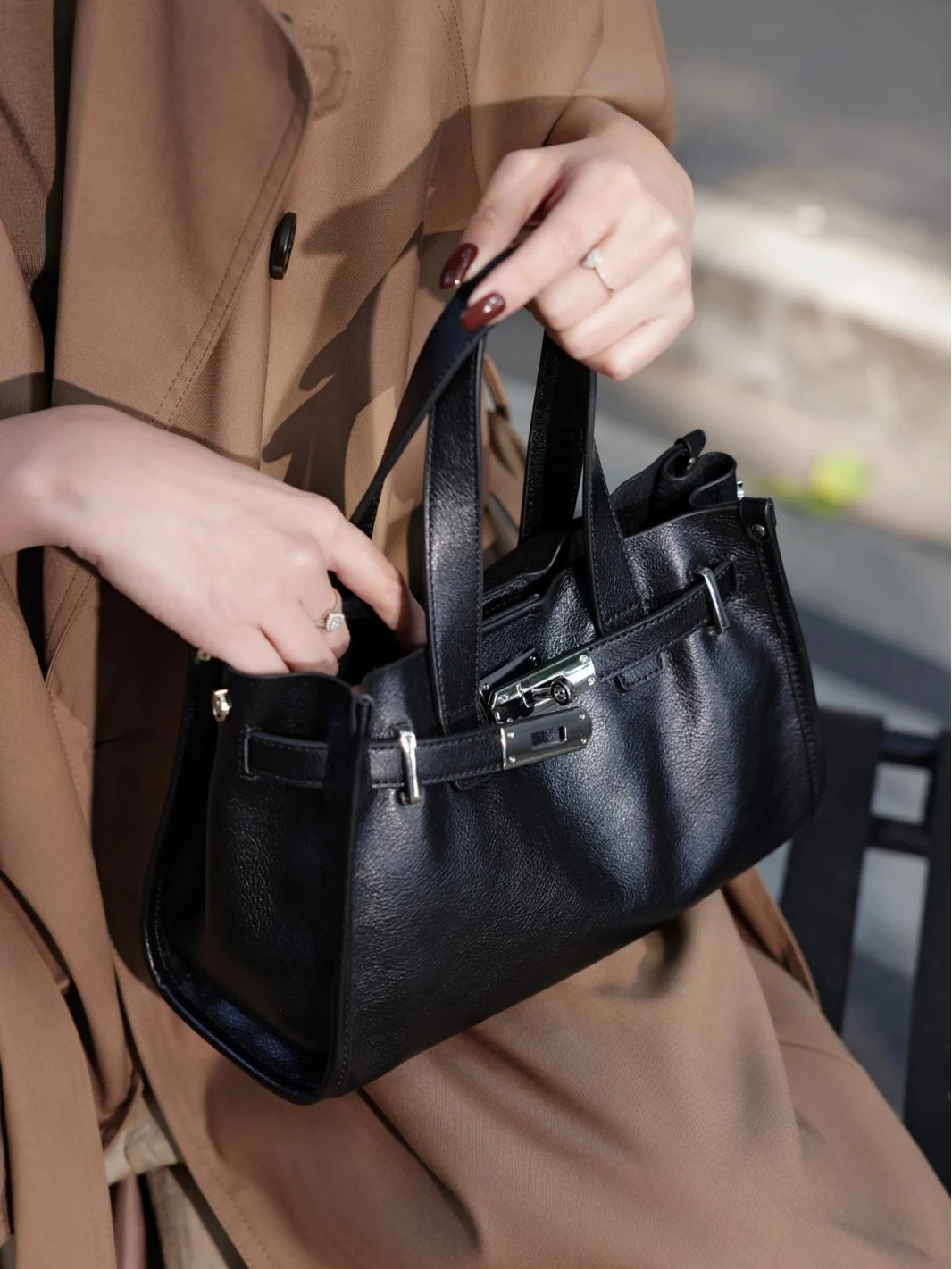 Genuine Leather Women's Bag With A High-end Feel, Luxury Casual Tote Bag, Large Capacity, Top-grain Cowhide Shoulder And Crossbody Bag - Image 2
